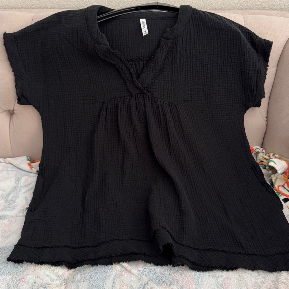 Zenana Black Waffle Gauze Tunic Top